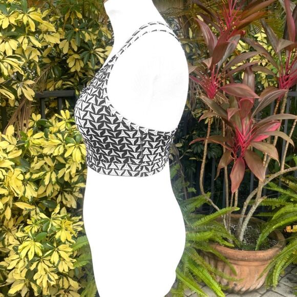 Victoria Sport Cutout Longline Sports Bra - Picture 4 of 9